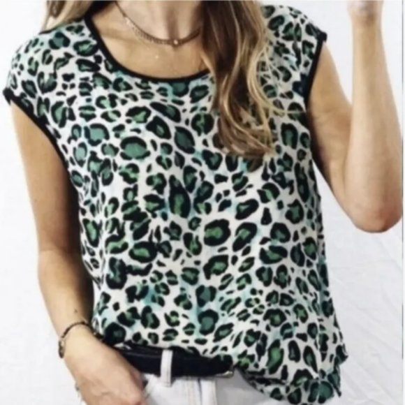 Size XS: CAbi Jungle Top Style 3260 - Picture 2 of 4